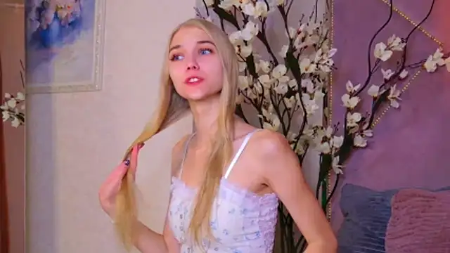 4example Chloe online show from October 24, 10:36 am