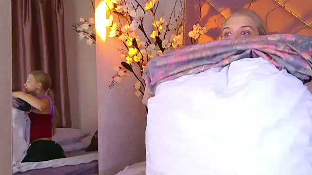 4example Chloe online show from October 29, 10:58 am