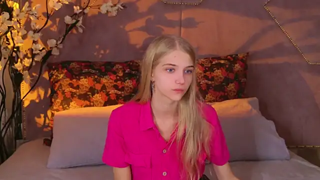 4example Chloe online show from October 27, 12:17 pm