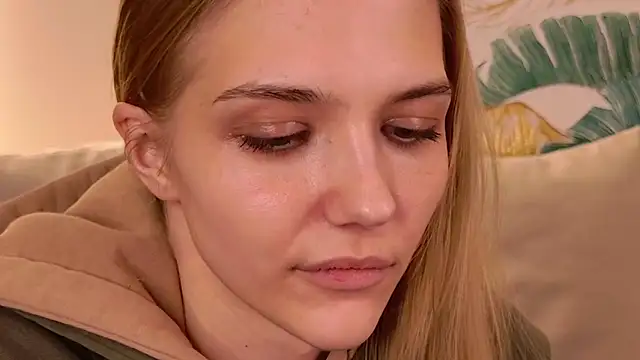 Snapshot of 4example_Chloe chatting on March 2, 10:00 am 4example Chloe online show from March 2, 10:00 am