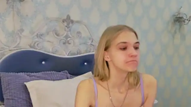 4example Chloe online show from November 19, 10:48 am