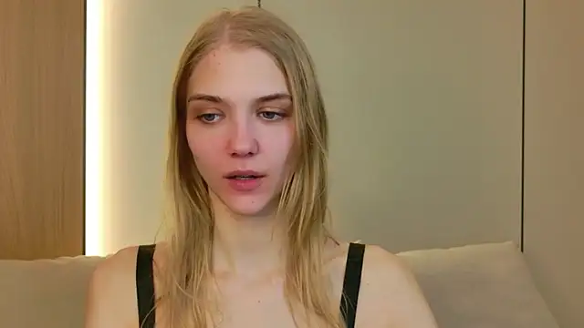 4example Chloe online show from March 19, 10:37 am