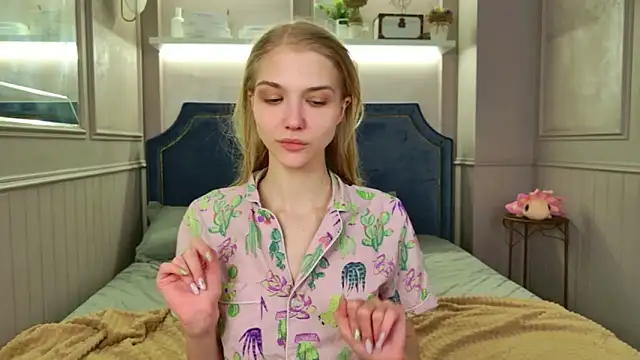 4example Chloe online show from March 15, 10:22 am