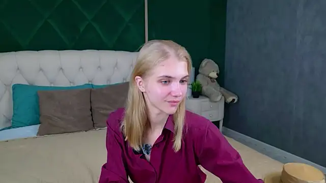Snapshot of 4example_Chloe chatting on July 14, 5:34 am 4example Chloe online show from July 14, 5:34 am