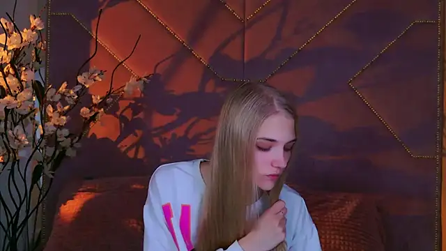 4example Chloe online show from October 10, 10:49 am