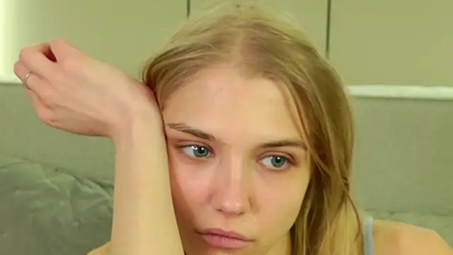 4example Chloe online show from March 13, 6:29 am