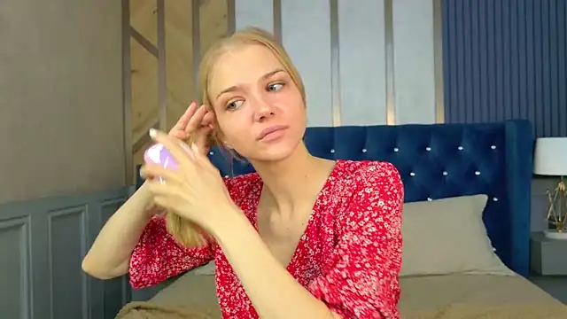 Snapshot of 4example_Chloe chatting on May 20, 5:37 am 4example Chloe online show from May 20, 5:37 am