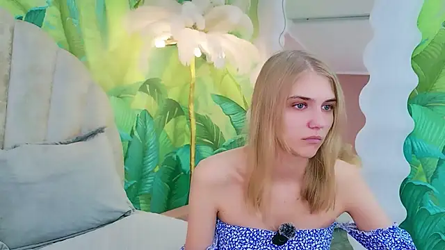 Snapshot of 4example_Chloe chatting on July 5, 5:58 am 4example Chloe online show from July 5, 5:58 am