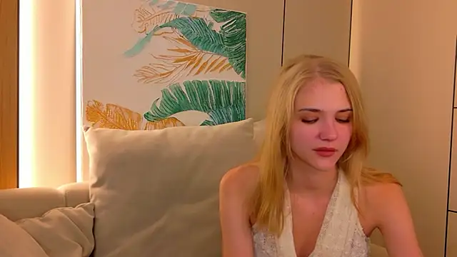 Snapshot of 4example_Chloe chatting on July 7, 6:47 am 4example Chloe online show from July 7, 6:47 am