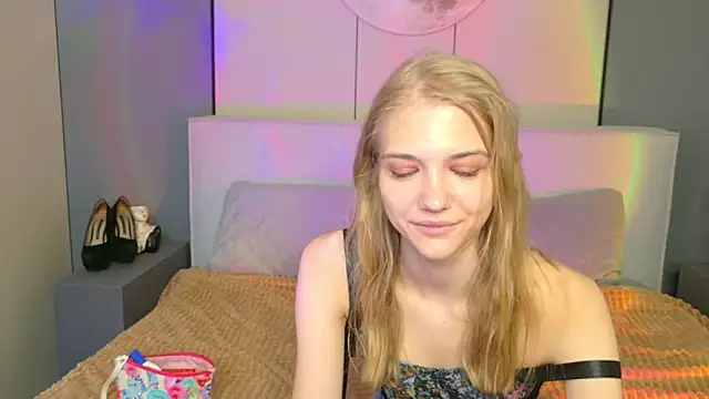 4example Chloe online show from April 14, 5:45 am