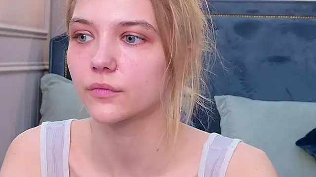 Snapshot of 4example_Chloe chatting on May 10, 5:44 am 4example Chloe online show from May 10, 5:44 am