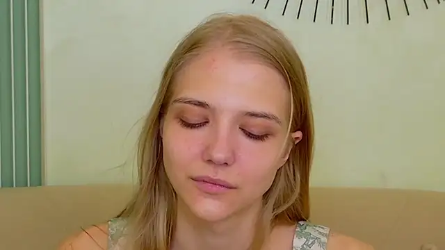 4example Chloe online show from March 22, 10:39 am