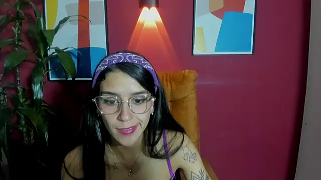 Snapshot of DanielaMonroe chatting on January 8, 12:38 am DanielaMonroe online show from January 8, 12:38 am