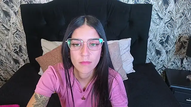 Snapshot of DanielaMonroe chatting on February 10, 9:47 pm DanielaMonroe online show from February 10, 9:47 pm