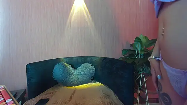 Snapshot of DanielaMonroe chatting on February 28, 9:47 pm DanielaMonroe online show from February 28, 9:47 pm