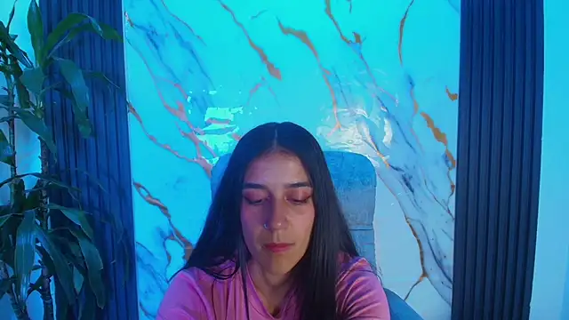 Snapshot of DanielaMonroe chatting on February 27, 9:25 pm DanielaMonroe online show from February 27, 9:25 pm