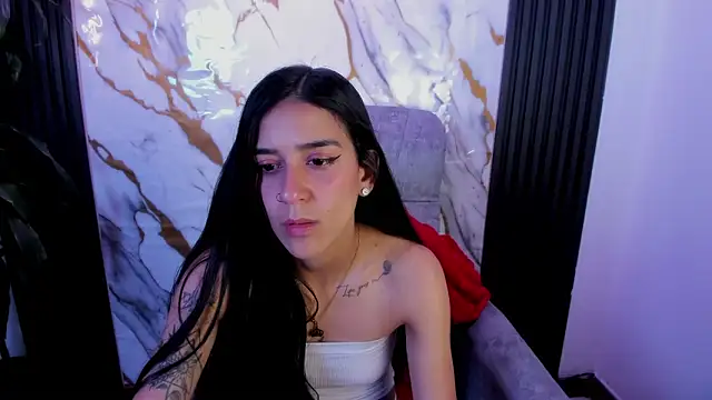 Snapshot of DanielaMonroe chatting on February 13, 8:53 pm DanielaMonroe online show from February 13, 8:53 pm