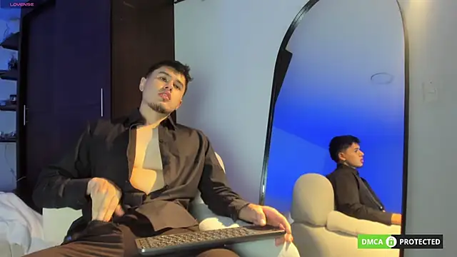 twinguys online show from December 17, 2:00 pm