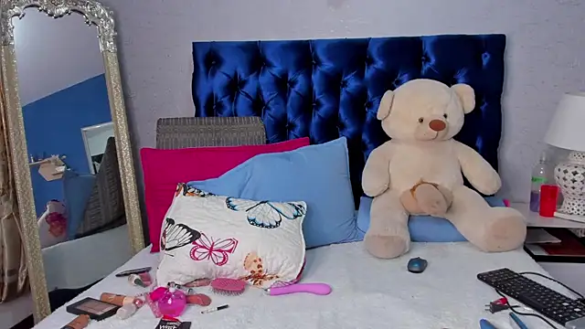 TANISHA HILL online show from October 25, 4:22 am