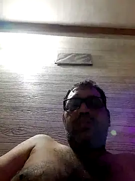 Hot-boy077 online show from April 13, 1:31 am