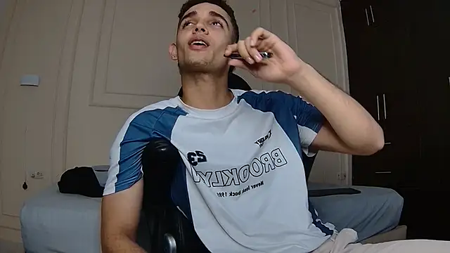 nathan shimmer online show from February 5, 10:38 pm