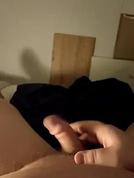 Snapshot of Tupfen chatting on March 7, 11:43 pm Tupfen online show from March 7, 11:43 pm