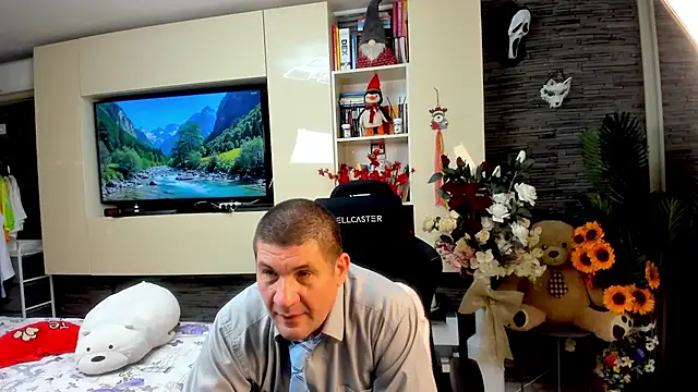 SpartacusDaddy48 online show from May 14, 3:42 pm