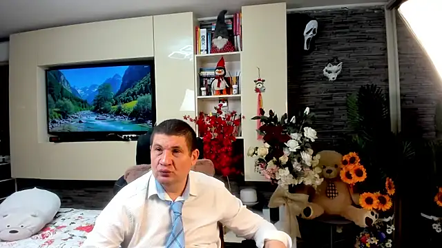 SpartacusDaddy48 online show from May 27, 4:58 pm