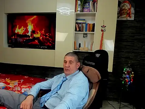 SpartacusDaddy48 online show from January 8, 11:05 am