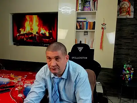 SpartacusDaddy48 online show from January 9, 11:17 am