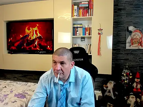 SpartacusDaddy48 online show from February 22, 3:13 pm