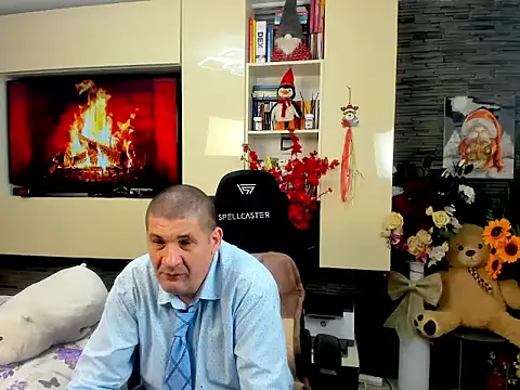 SpartacusDaddy48 online show from February 25, 11:04 pm