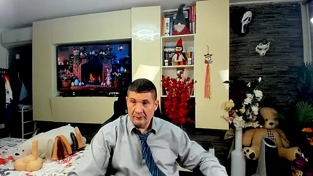 SpartacusDaddy48 online show from April 7, 5:48 pm