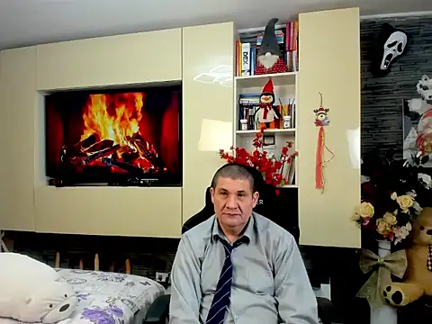 SpartacusDaddy48 online show from March 1, 5:13 pm