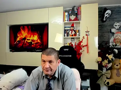 SpartacusDaddy48 online show from March 4, 5:37 am