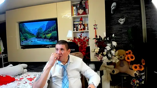 SpartacusDaddy48 online show from May 24, 1:05 am