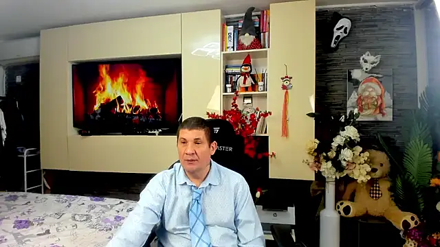 SpartacusDaddy48 online show from March 22, 1:56 pm