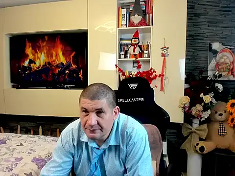 SpartacusDaddy48 online show from February 26, 4:40 pm