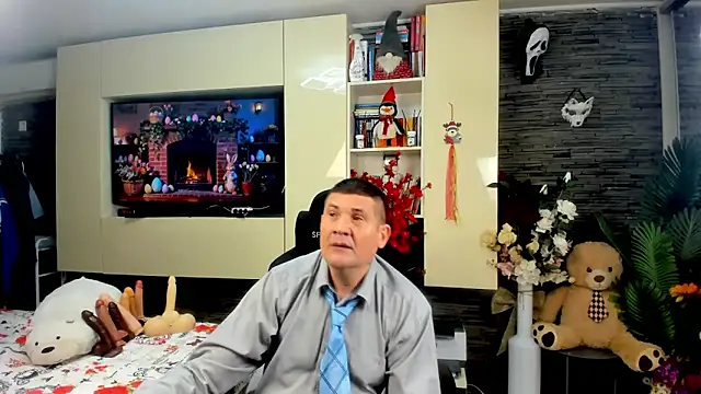 SpartacusDaddy48 online show from April 5, 4:57 pm