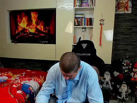 SpartacusDaddy48 online show from January 16, 12:20 pm