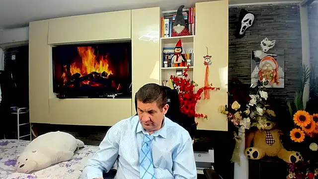 SpartacusDaddy48 online show from March 20, 7:15 pm