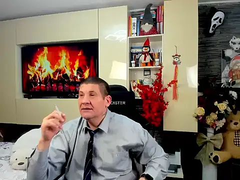 SpartacusDaddy48 online show from March 14, 6:14 pm