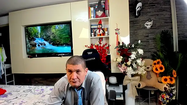 SpartacusDaddy48 online show from May 11, 1:51 am