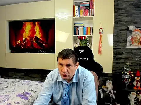 SpartacusDaddy48 online show from February 13, 4:40 pm