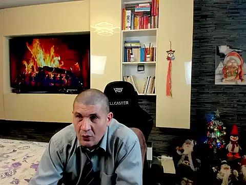 SpartacusDaddy48 online show from February 20, 3:47 am