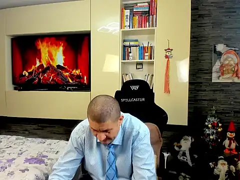 SpartacusDaddy48 online show from February 23, 3:56 pm