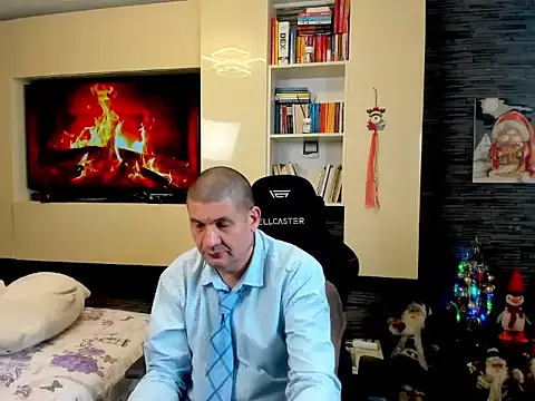 SpartacusDaddy48 online show from February 24, 4:57 am