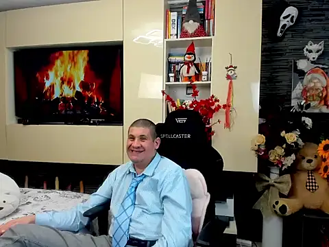 SpartacusDaddy48 online show from February 27, 4:45 am