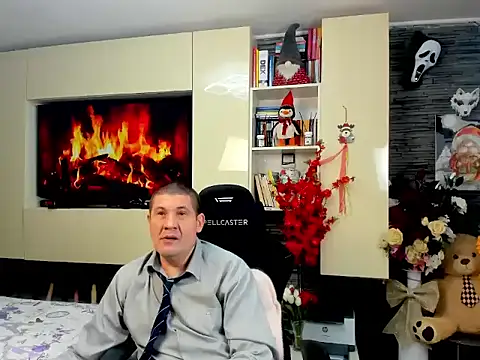 SpartacusDaddy48 online show from March 4, 10:39 pm