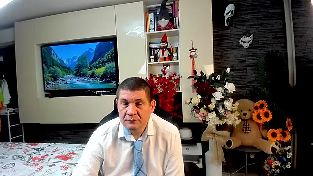 SpartacusDaddy48 online show from May 22, 2:26 pm